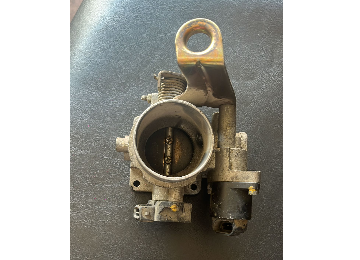Clio 1.6 8 valf gaz kelebeği
