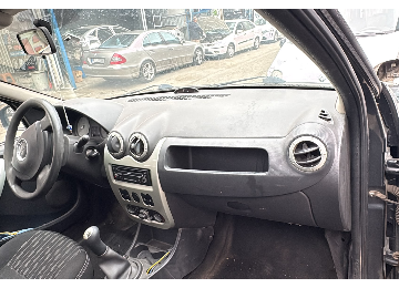 Dacia logan göğüs