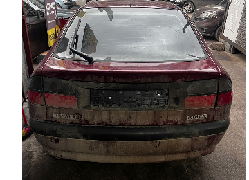 Laguna 1 bagaj kapağı dolu