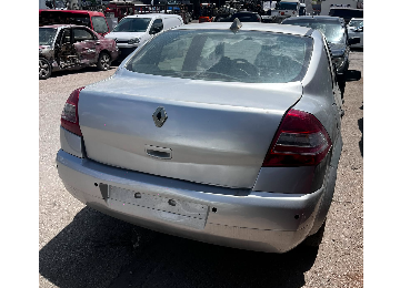 Megan 2 bagaj kapağı