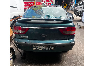 Megane 1 bagaj kapağı