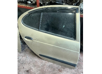 Megane 1 sağ arka kapı