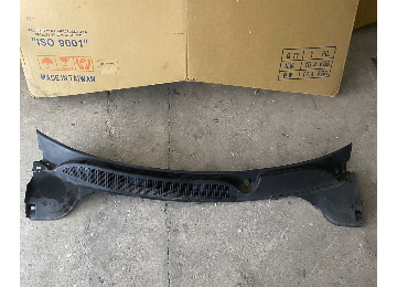 Megane 2 ön cam ızgarası