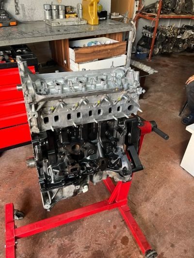 Mercedes C200 1.6 Dizel çift Turbo motor.