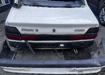 Renault 19 bagaj kapağı