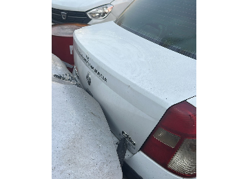 Renault clıo 2 bagaj kapağı 2000-2008