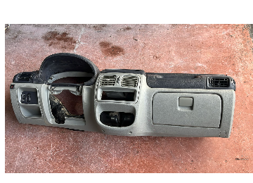Renault Clıo 2 göğüs