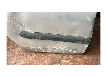 Renault Clıo 2 sağ arka kapı bandı