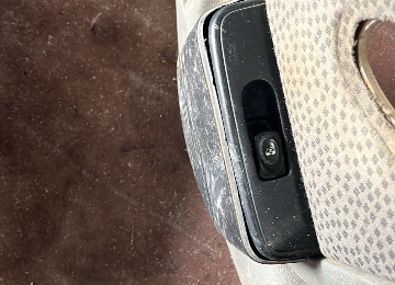 Renault Clıo 2 sağ ön cam düğmesi