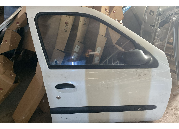 Renault Clio 2 sağ ön kapı hatasız beyaz