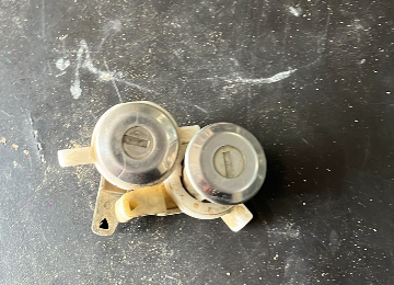 Renault Clıo 2 sağ sol kapı şifresi