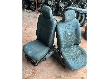 Renault Kango 1.9 ön koltuklar  99-2002