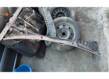Renault kango ön cam ızgarası