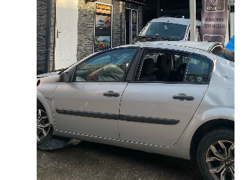 Renault Megan 2 hatasız sol ön kapı