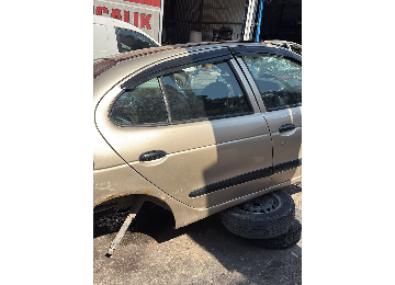 Renault megane 1 sağ arka kapı