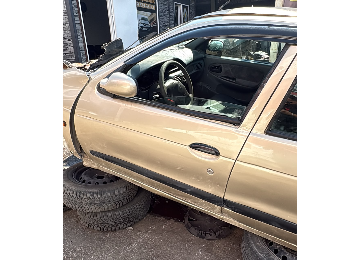 Renault megane 1 sol ön kapı