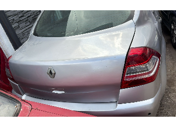 Renault megane 2 bagaj kapağı